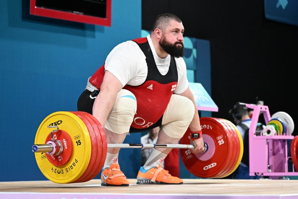 Atlet Angkat Besi Iran Raih Gelar Pria Terkuat Asia